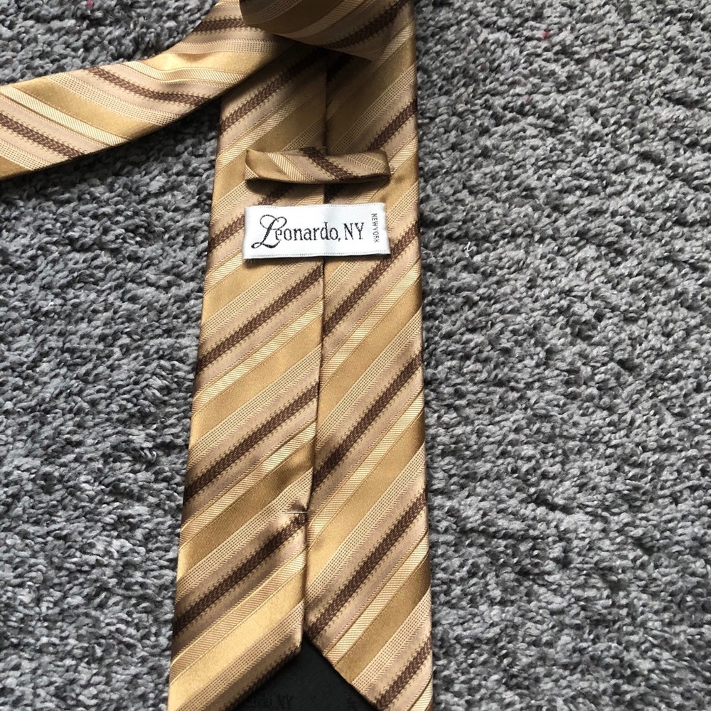 Men’s Tie - Picture 3 of 3